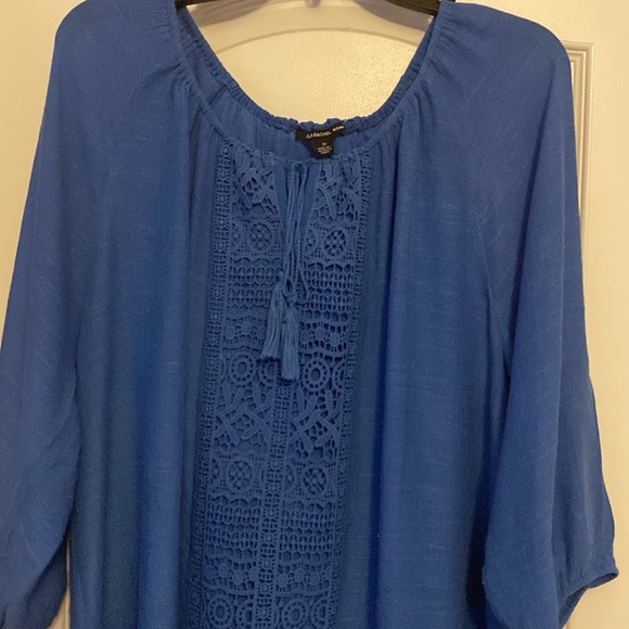 Women’s Blue Shirt - Picture 3 of 3